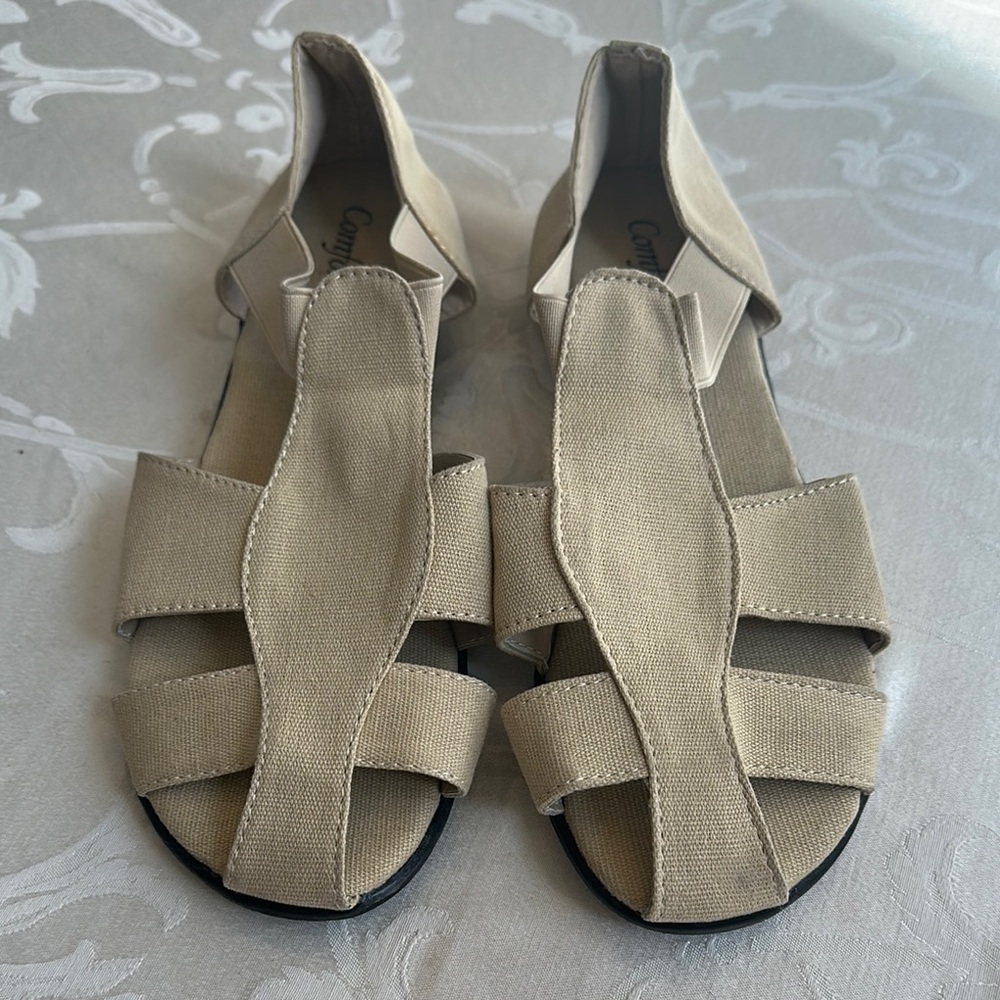 Comfort Ease Women’s  Fabric Beige Sandals Size 8.5